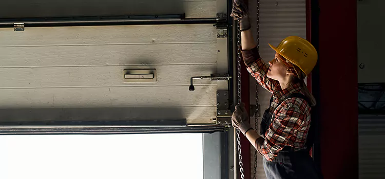 Addressing Common Garage Door Stoppage Issues in Jacksonville, FL